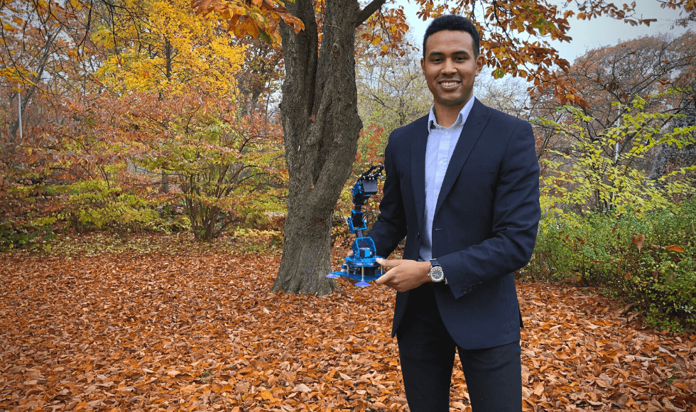 Michael Jobity, a graduate of the McMaster Engineering, Physics and Management program, is the president of Jetson Infinity, a company that offers easily programmable robotic arms that can be used for educational and prototyping purposes.
